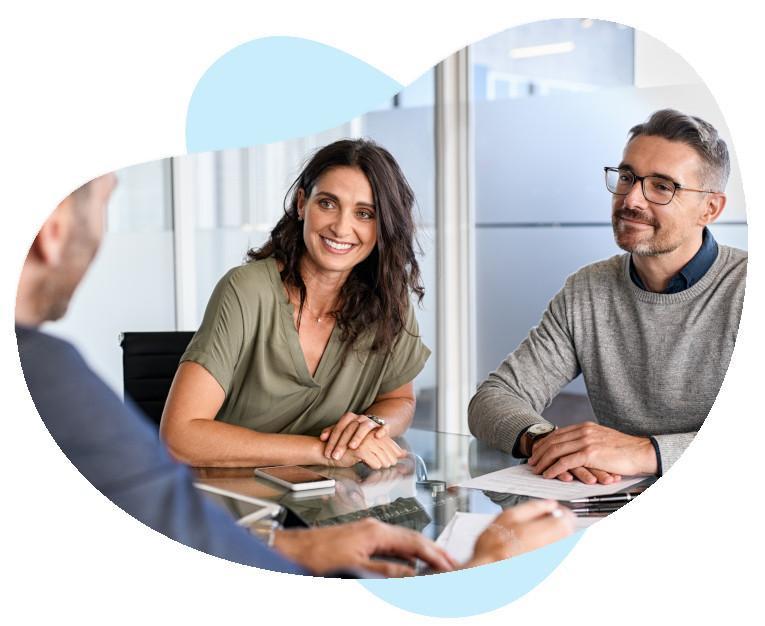 Zwei Personen im Beratungsgespräch